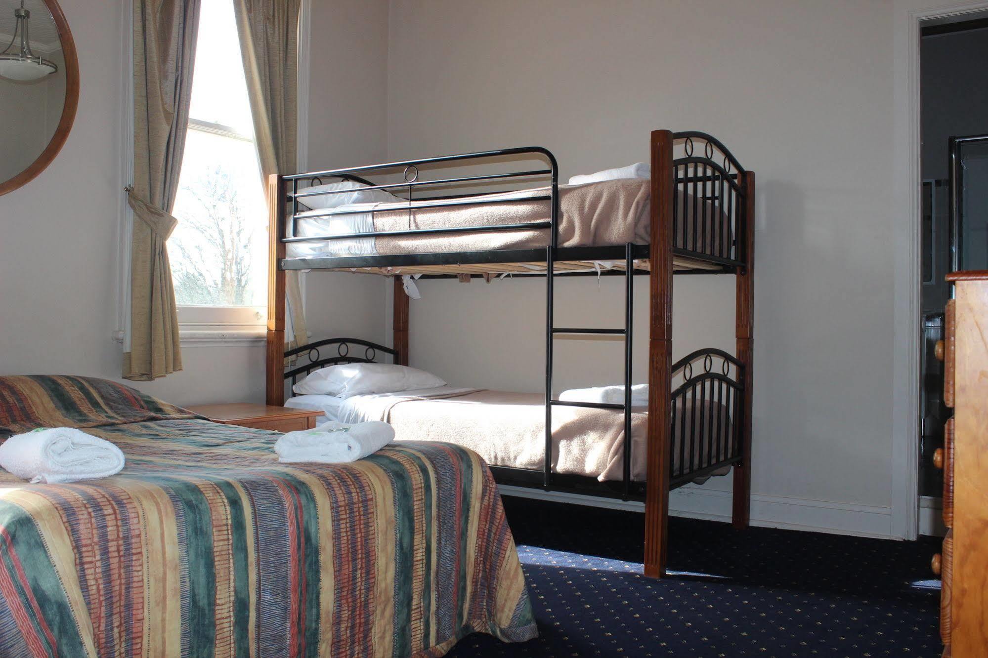 Gardners Inn Hotel Blackheath Bagian luar foto