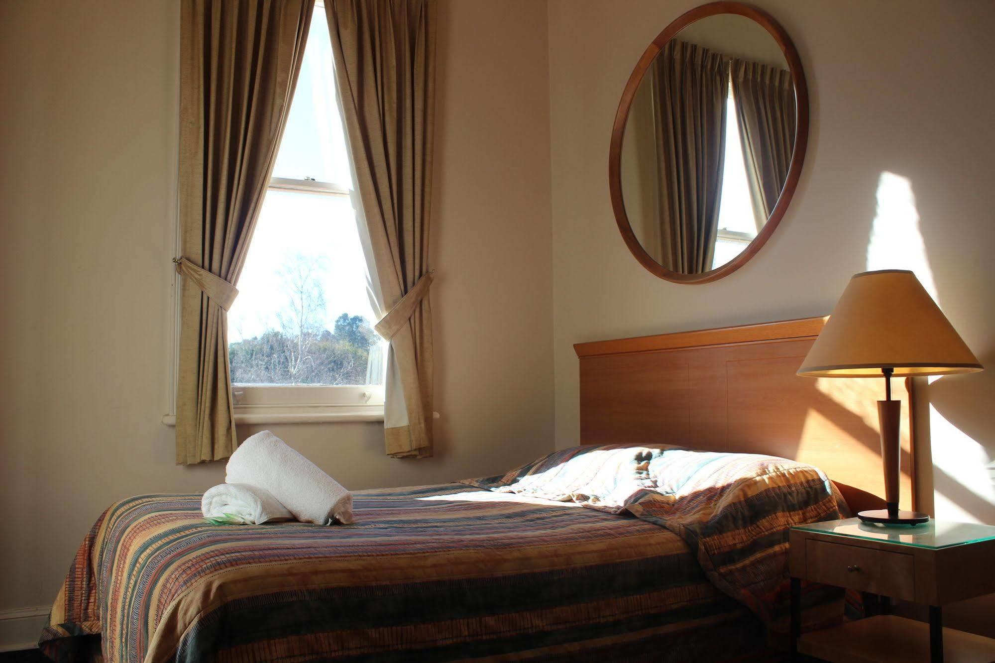 Gardners Inn Hotel Blackheath Bagian luar foto