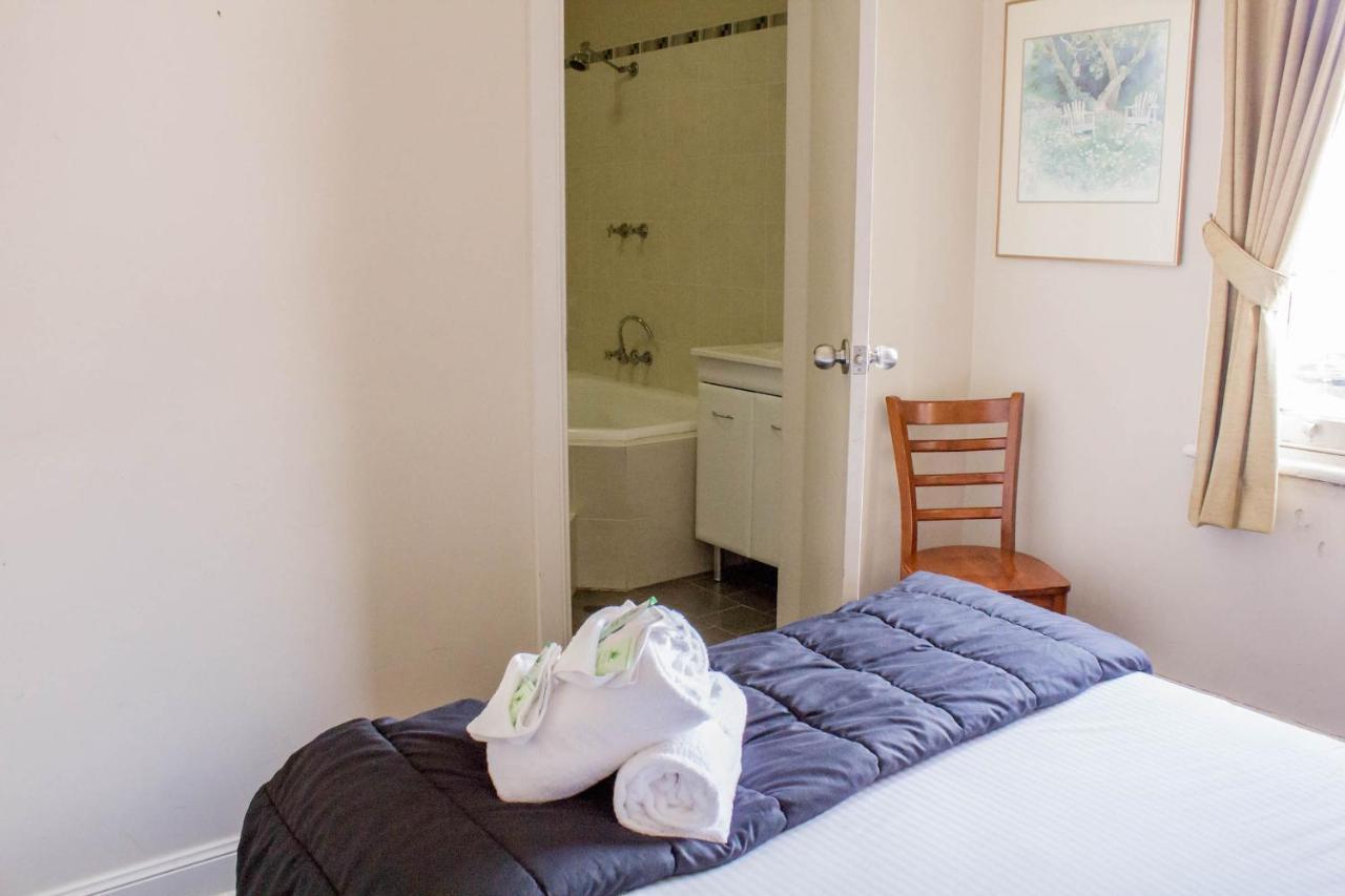 Gardners Inn Hotel Blackheath Bagian luar foto